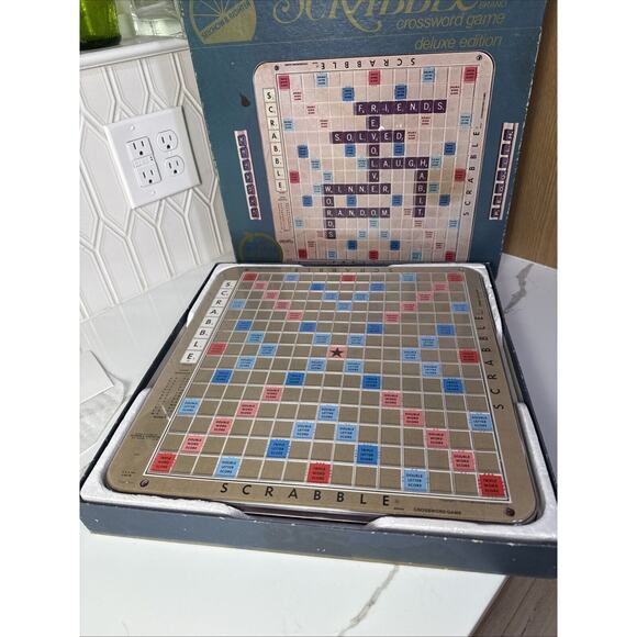 1982 Scrabble Deluxe Turntable Rotating board game Complete Wood Maroon Tiles - Picture 1 of 5